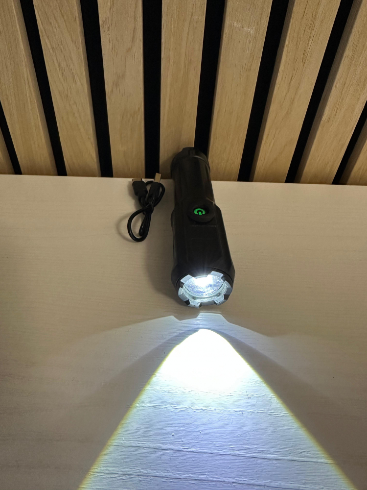 Lanterna Cu Acumulator Incorporabil Incarcare USB [1]