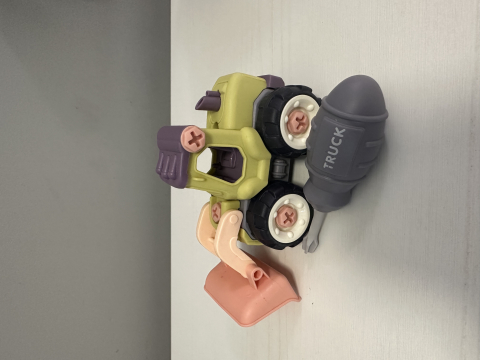 Jocuri / Jucarii - Masinuta demontabila cu suruburi detasabile