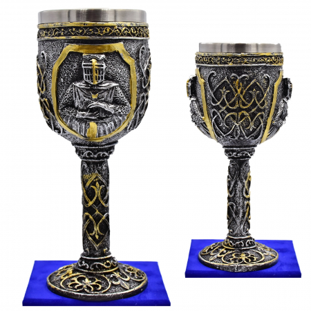 Cadouri - pocal templier cu cavaler medieval în relief, accente aurii, interior inox