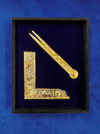 Cadouri si Accesorii - Echer si Compas Aurii