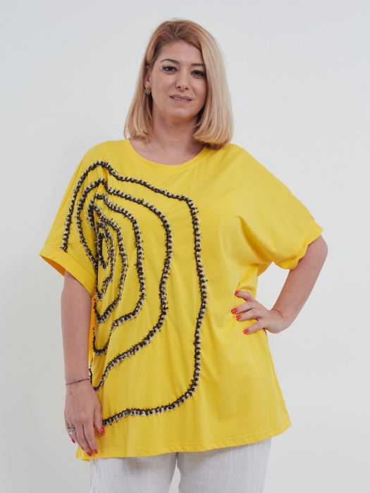 Bluza dama asimetrica din bumbac fin cu umeri cazuti si detaliu floral artizanal din snur galben [1]