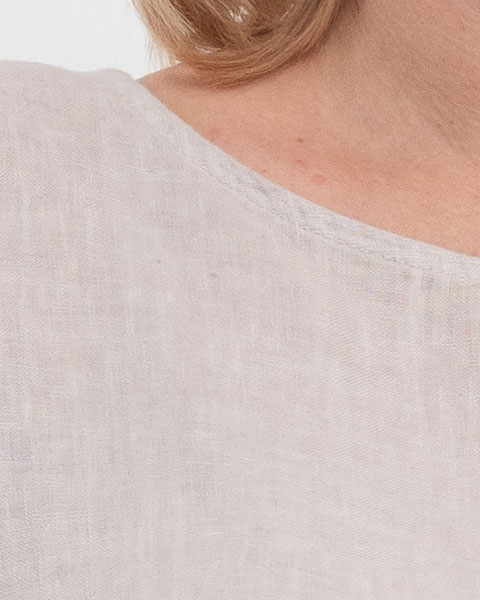 Bluza dreapta bej din in accesorizata la spate cu nasturi [3]