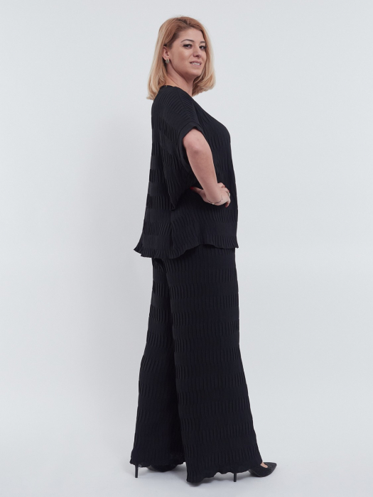 Bluza eleganta casual cu umeri cazuti si croiala lejera, design modern talie unica, ideala pentru tinute versatile, negru [3]