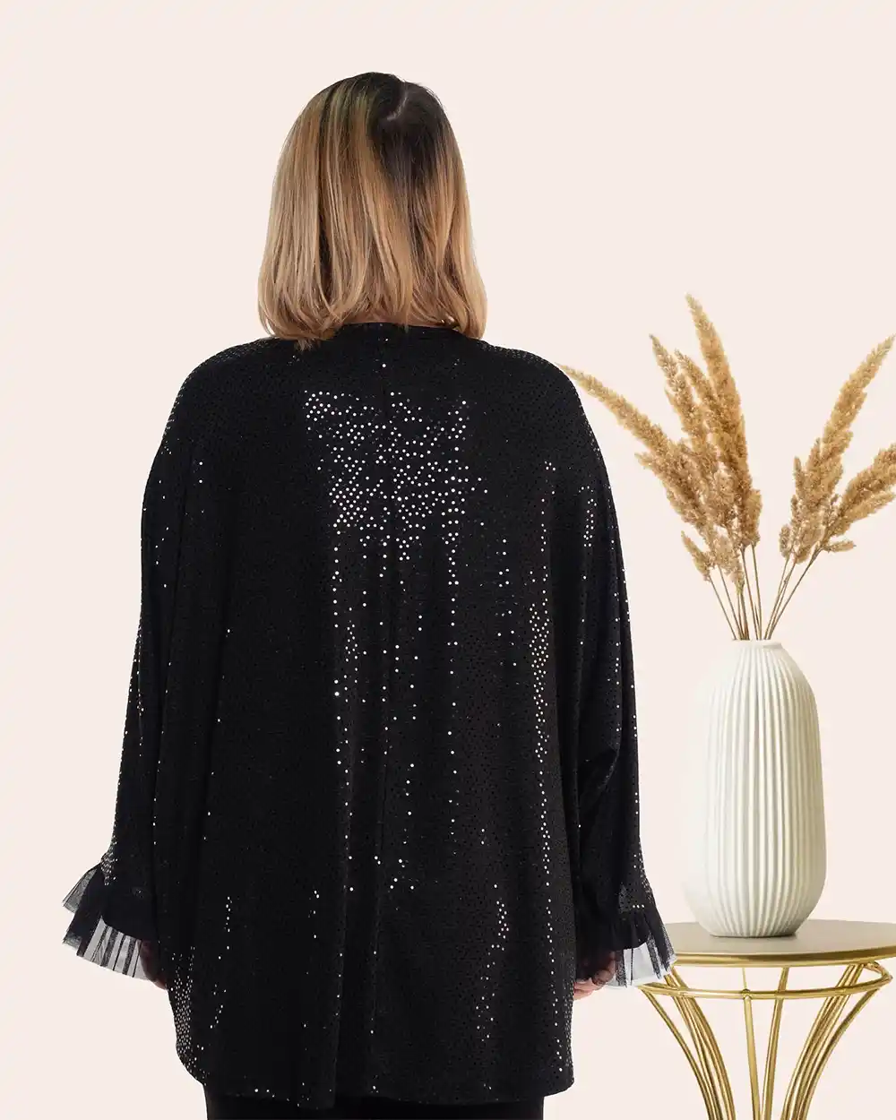 Bluză elegantă sclipitoare neagră cu mâneci kimono și volane dantelă [2]