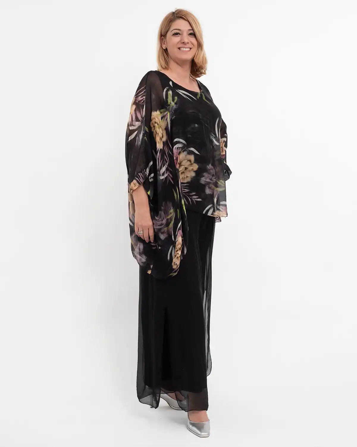 Bluza fluida neagra din matase cu imprimeu floral [3]