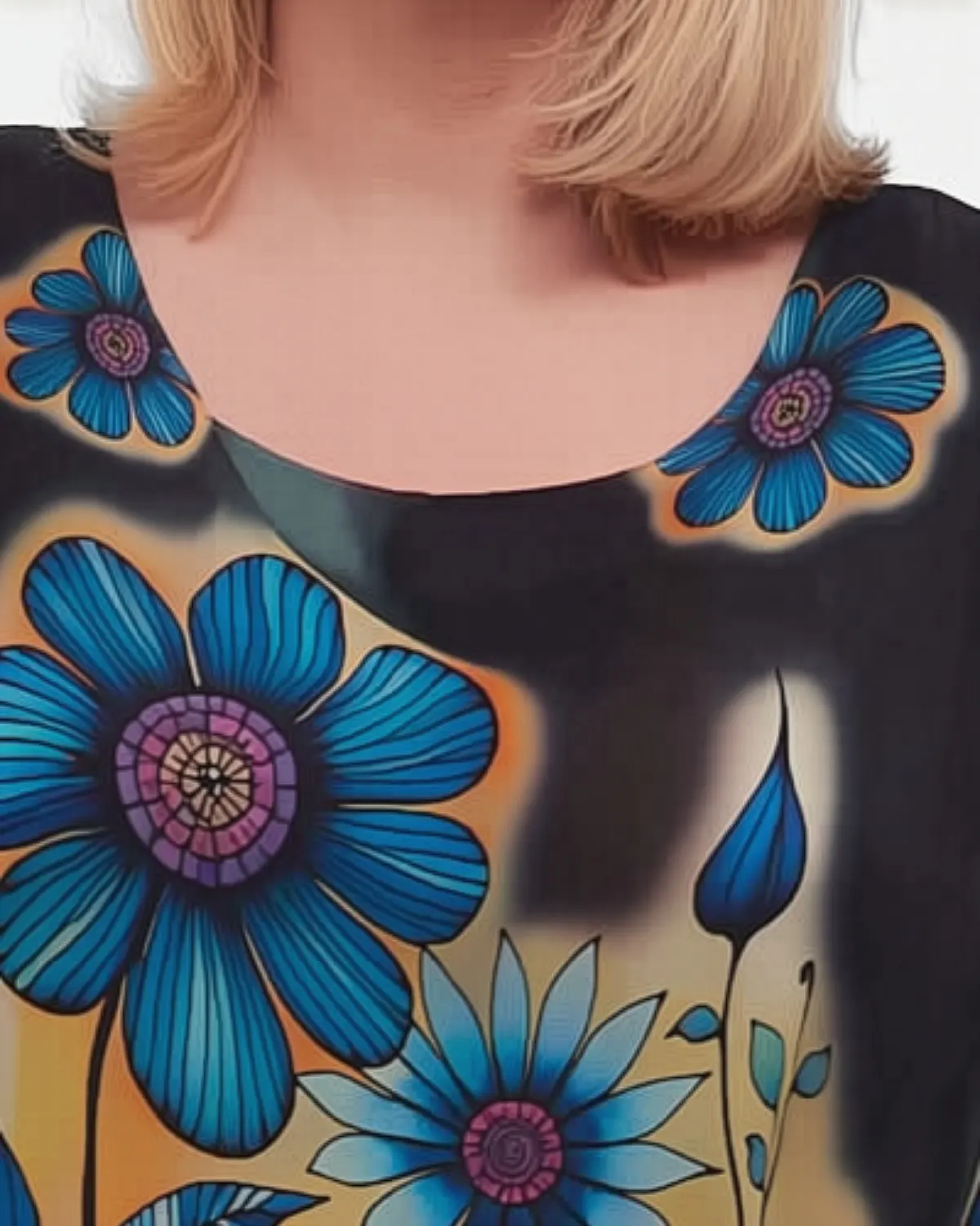 Bluză romantică bleumarin din mătase cu imprimeu floral [5]