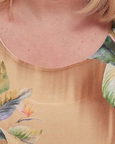 Bluză romantică maro din vâscoză cu imprimeu floral și mâneci kimono [4]