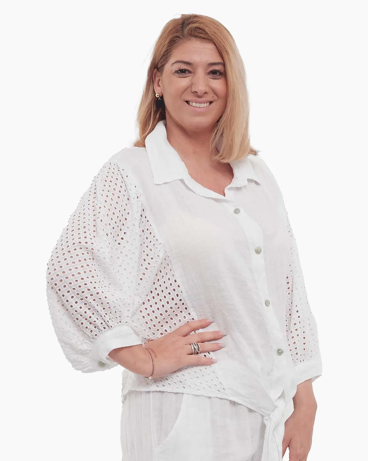 Cămașă albă smart casual din in cu fundă și broderie la mâneci [3]