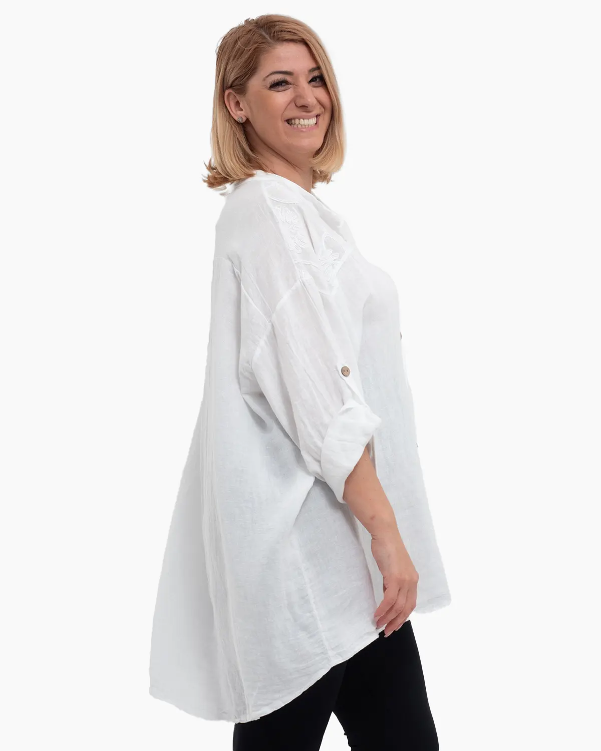 Cămașă de damă oversize albă din in, cu broderie florală și guler tunică [3]