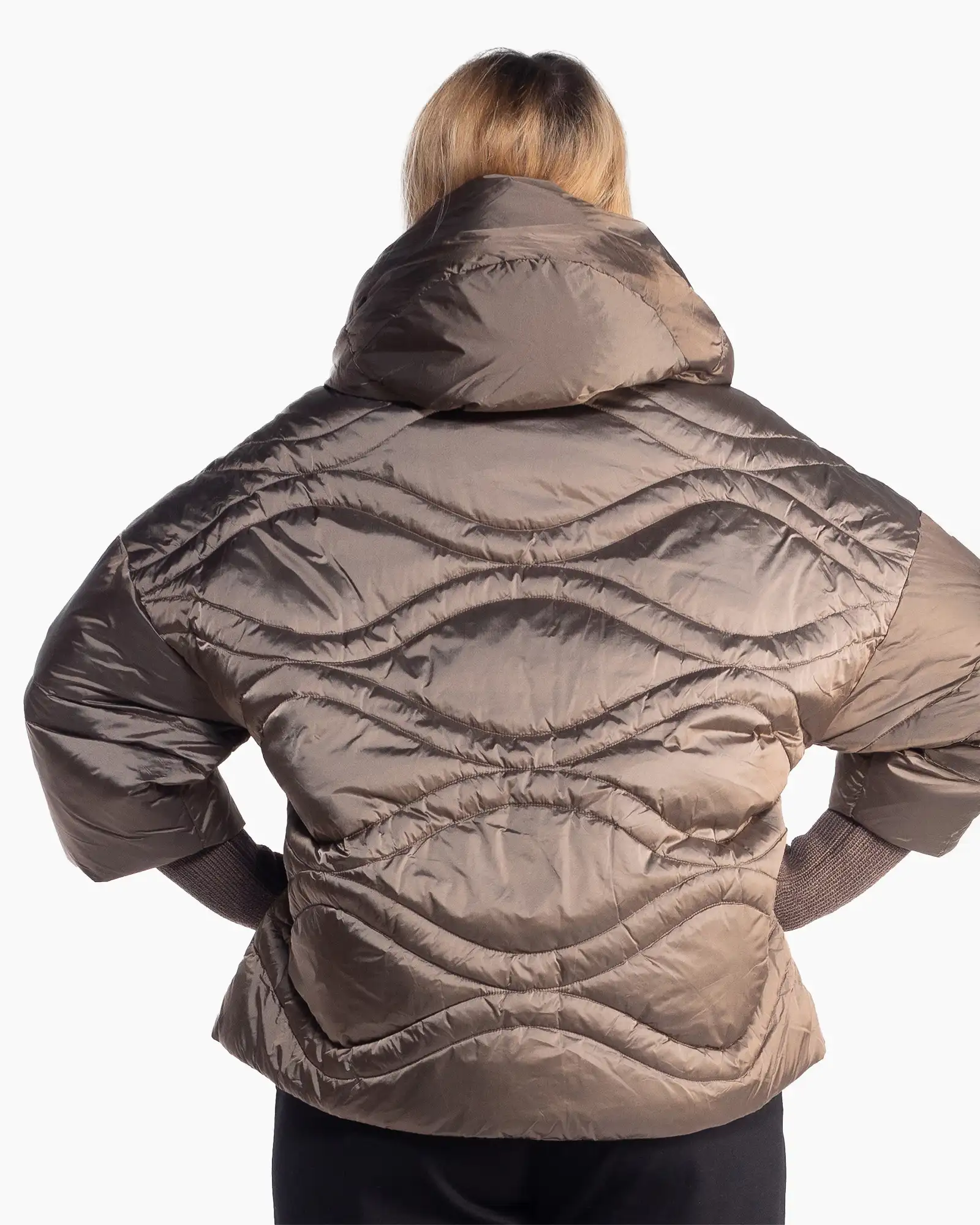 Geacă matlasată maro cu un design casual lejer și glugă [2]