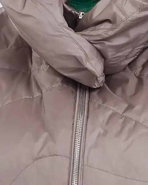 Geacă scurtă din fâș, umplută cu puf, glugă detașabilă, stil urban chic, bej fango [4]