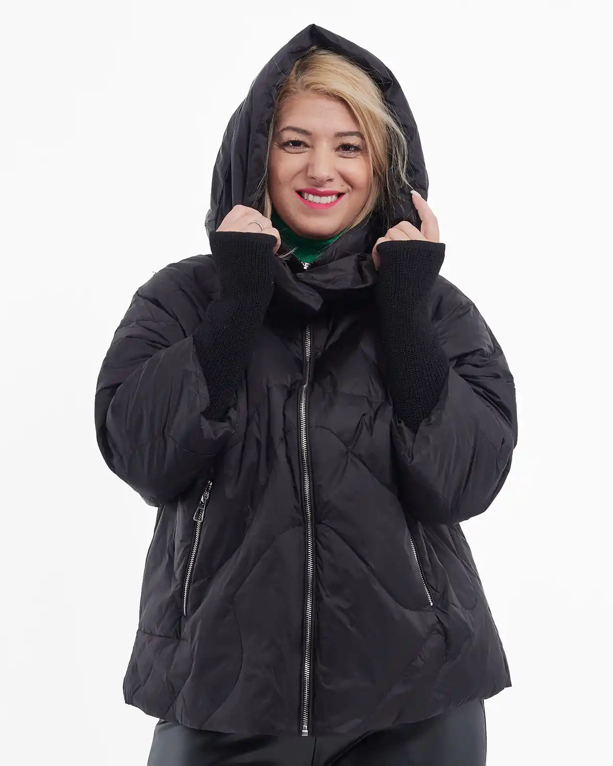 Geacă scurtă din fâș, umplută cu puf, glugă detașabilă, stil urban chic, neagră [4]