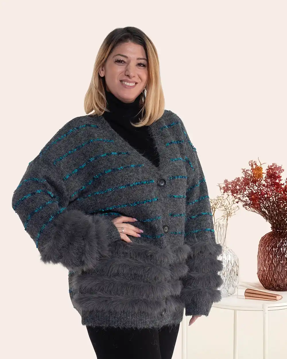 Jachetă casual gri cu lână pufoasă și detalii de blăniță [4]
