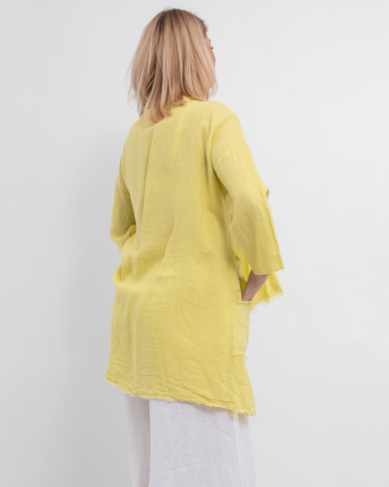 Jacheta galbena oversized din in, asimetrica cu margini franjurate [4]