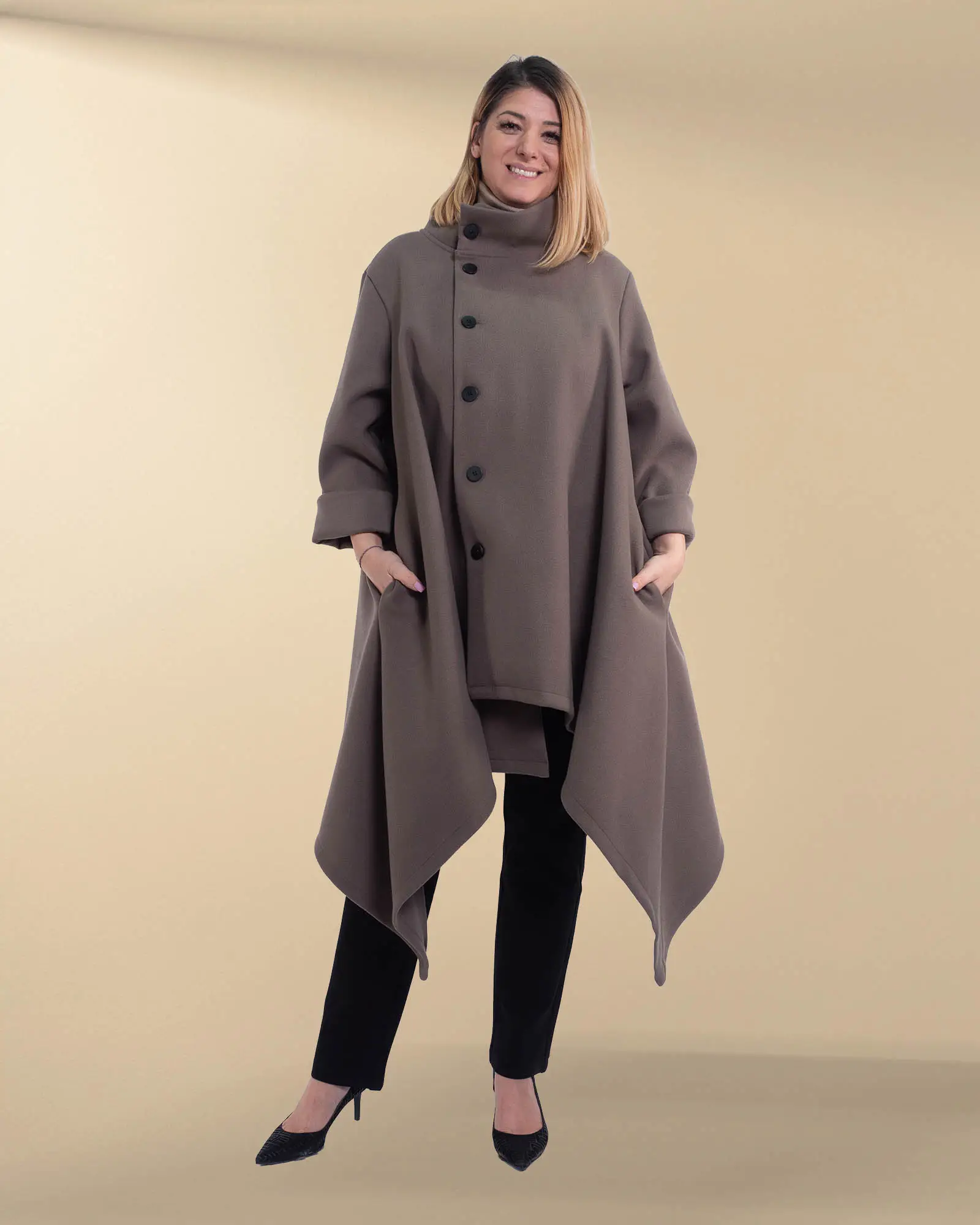 Jachetă palton casual bej-fango cu guler tunică și închidere asimetrică [3]