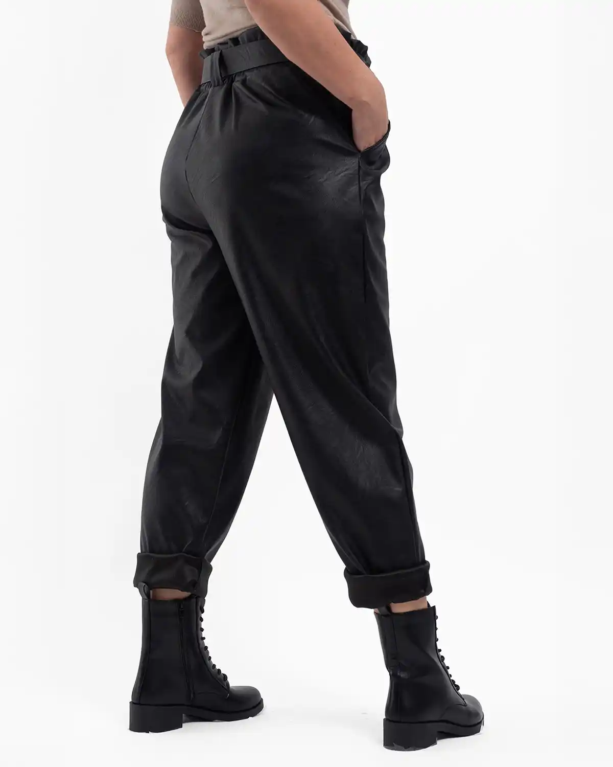 Pantaloni boyfriend damă din imitație piele cu curea inclusă [2]