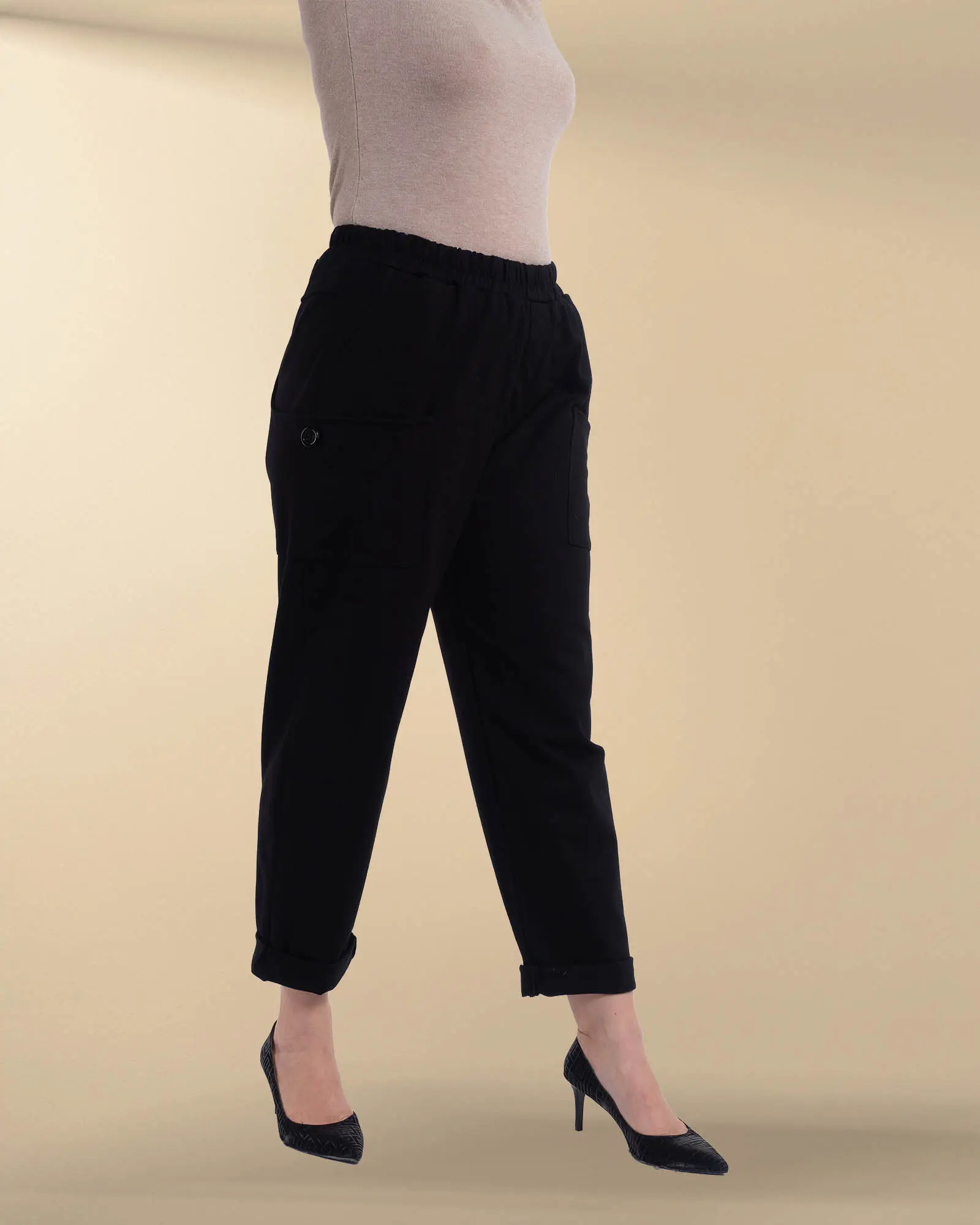 Pantaloni chic din vâscoză de un negru intens cu buzunar statement [1]