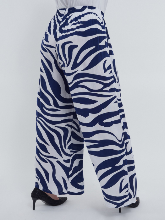 Pantaloni dama evazati din 100% viscoza fluida, imprimeu tigrat statement, talie elastica cu snur, confort casual chic, bleumarin [4]