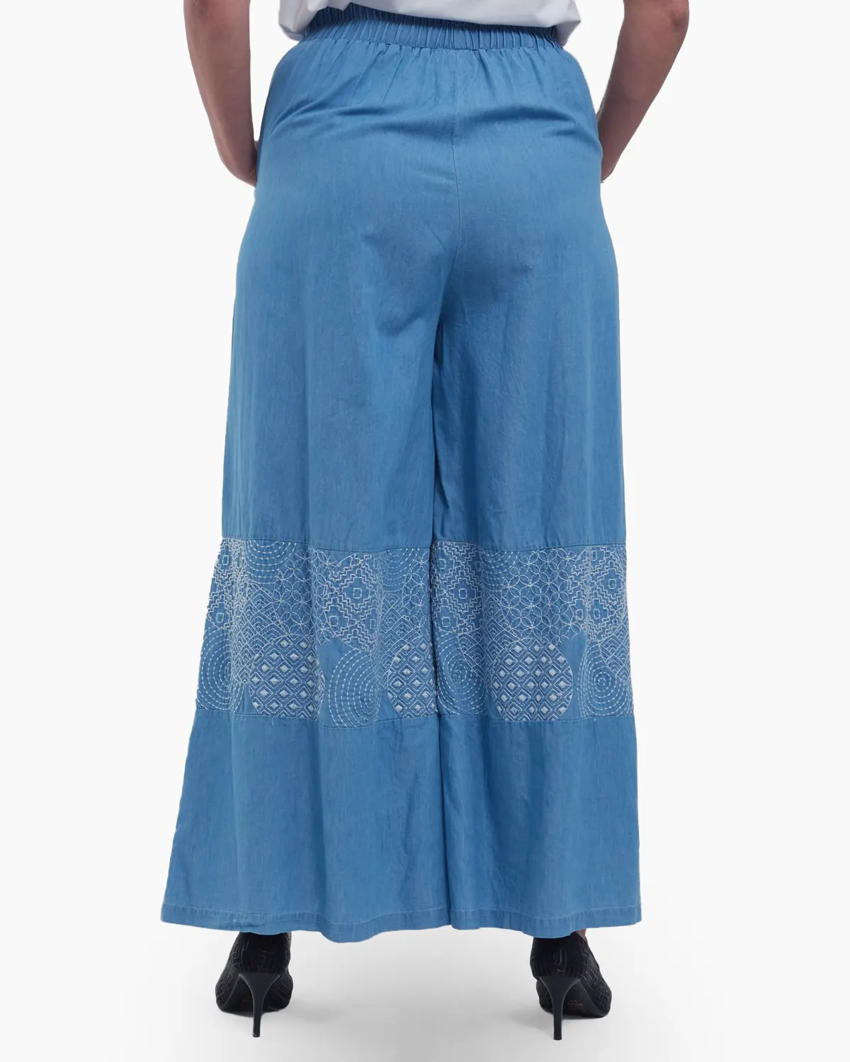 Pantaloni evazati eleganti cu design fusta, din denim de bumbac si broderie abstracta, ideali pentru tinute casual chic, bleu [3]
