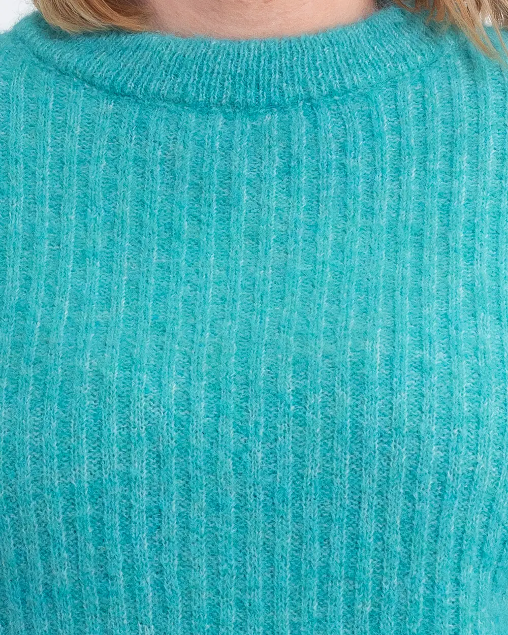 Pulover pufos din lână într-o nuanță de turcoaz cu mâneci bufante [4]