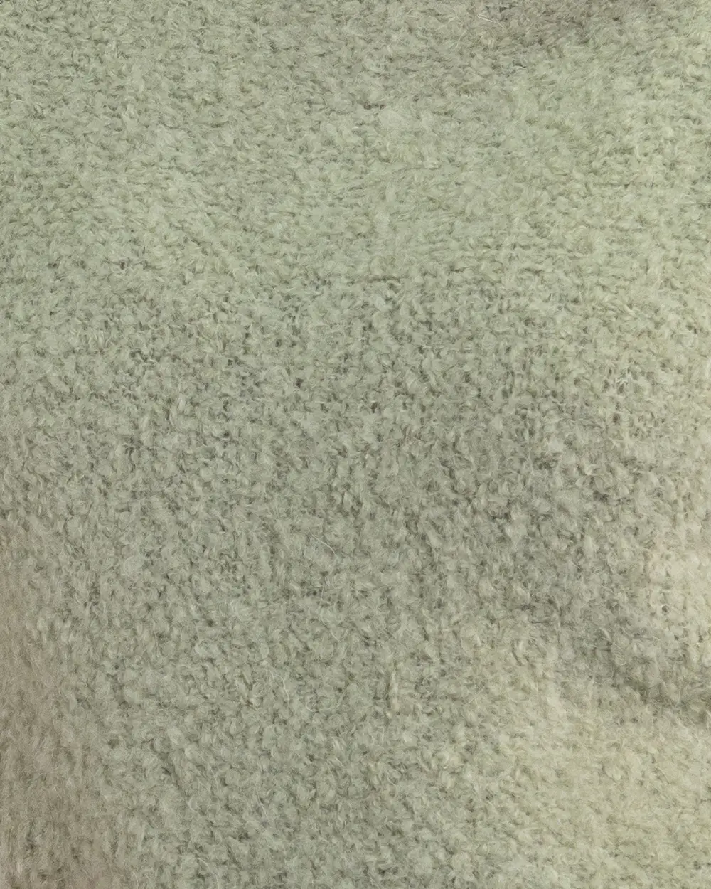 Pulover pufos din mohair fin într-un vernil delicat [4]