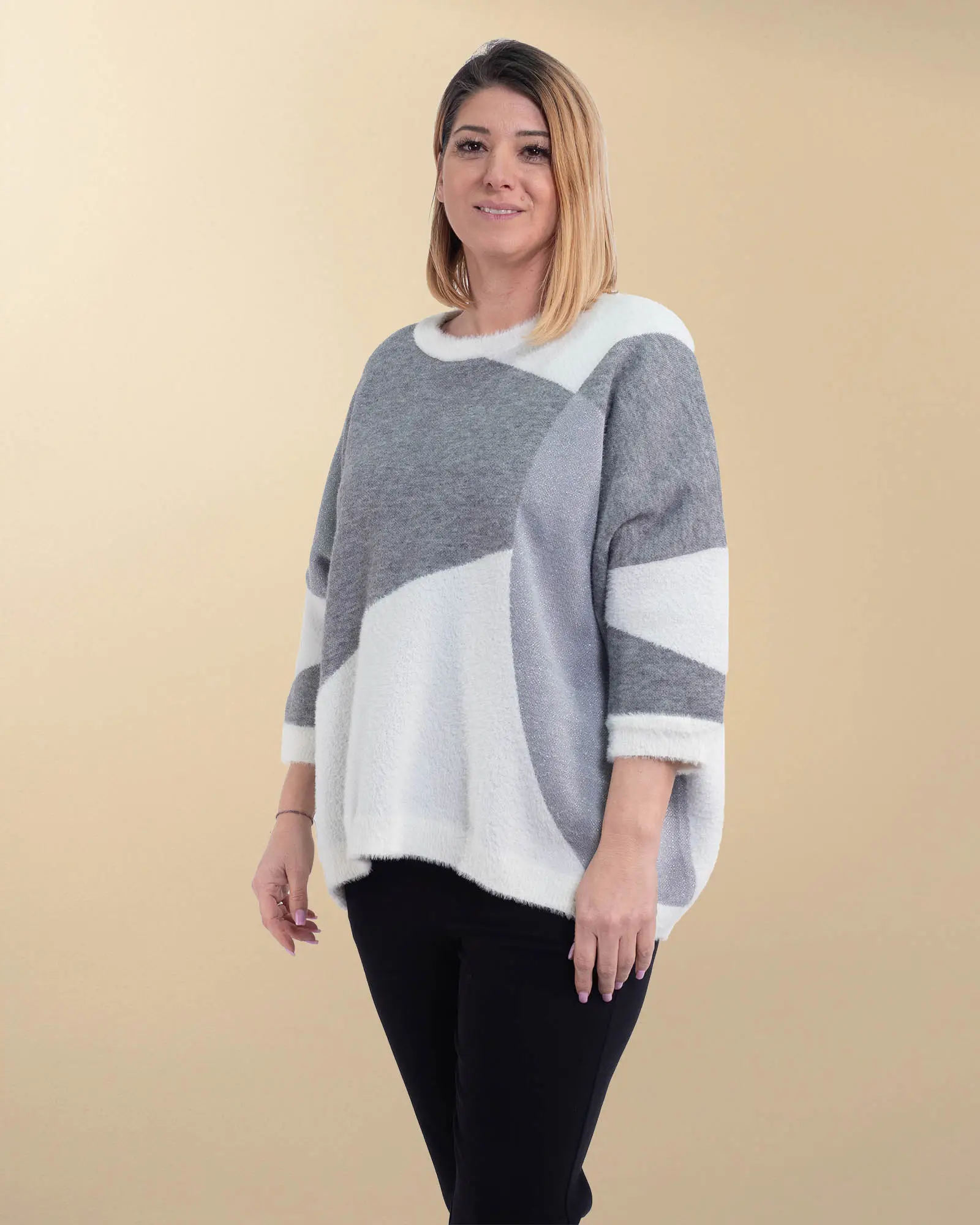 Pulover pufos tricotat într-un elegant gri cu fir argintiu [3]