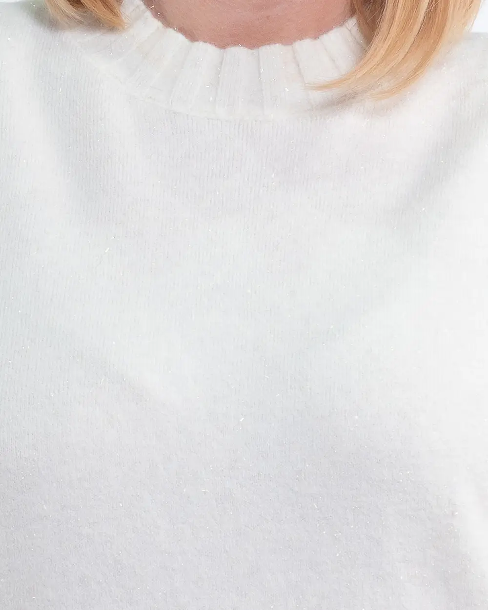 Pulover tricotat casual de un alb diafan cu fir strălucitor [4]