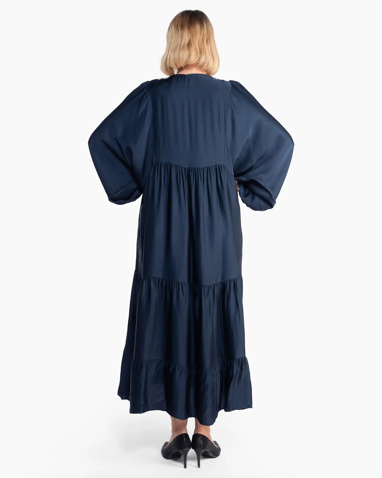 Rochie bleumarin elegantă cu volane fluide și mâneci bufante [2]