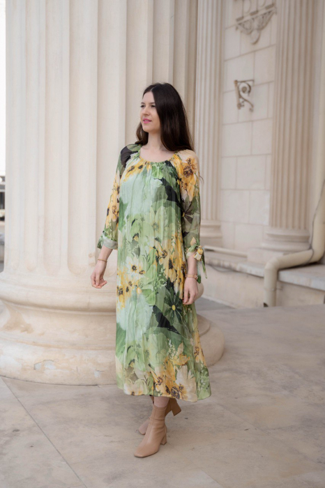 Rochie din matase cu flori pe fond verde [2]