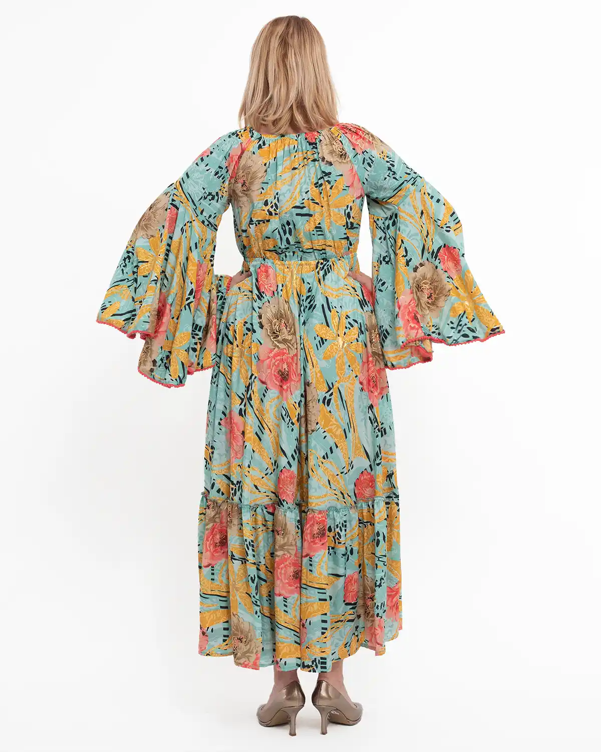 Rochie kimono din mătase multicoloră cu volane și umeri lați [2]
