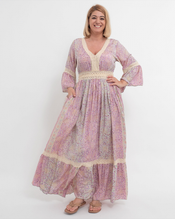 Rochie lungă indiană roz cu broderie macrame și volane [3]