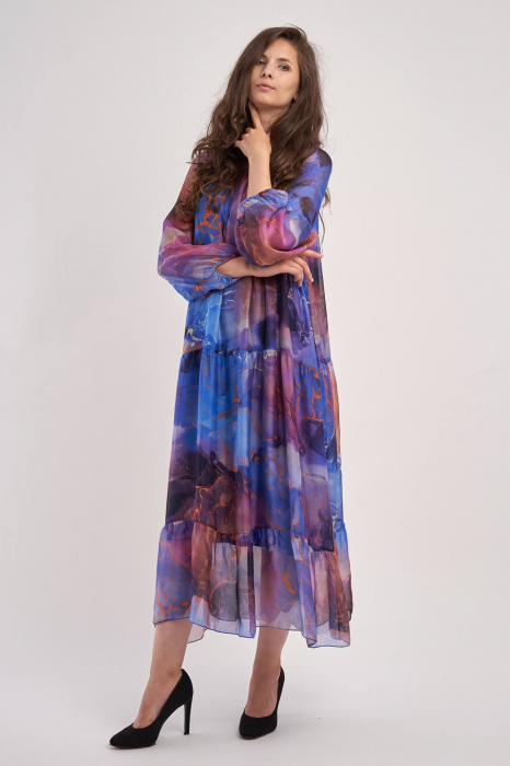Rochie lunga, pe fond albastru , din matase [2]