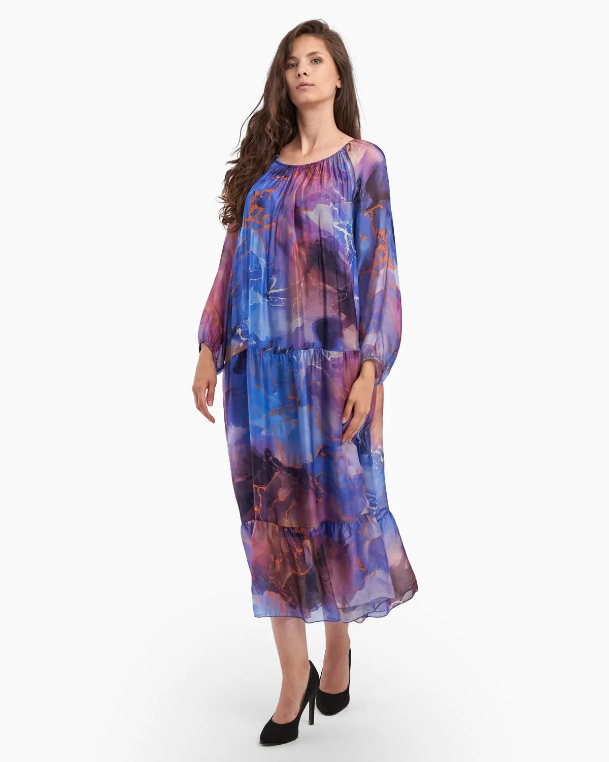 Rochie lunga, pe fond albastru , din matase [1]