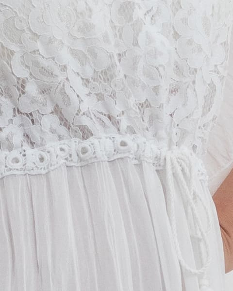 Rochie matase alba, cu broderie fina si snur in talie [2]