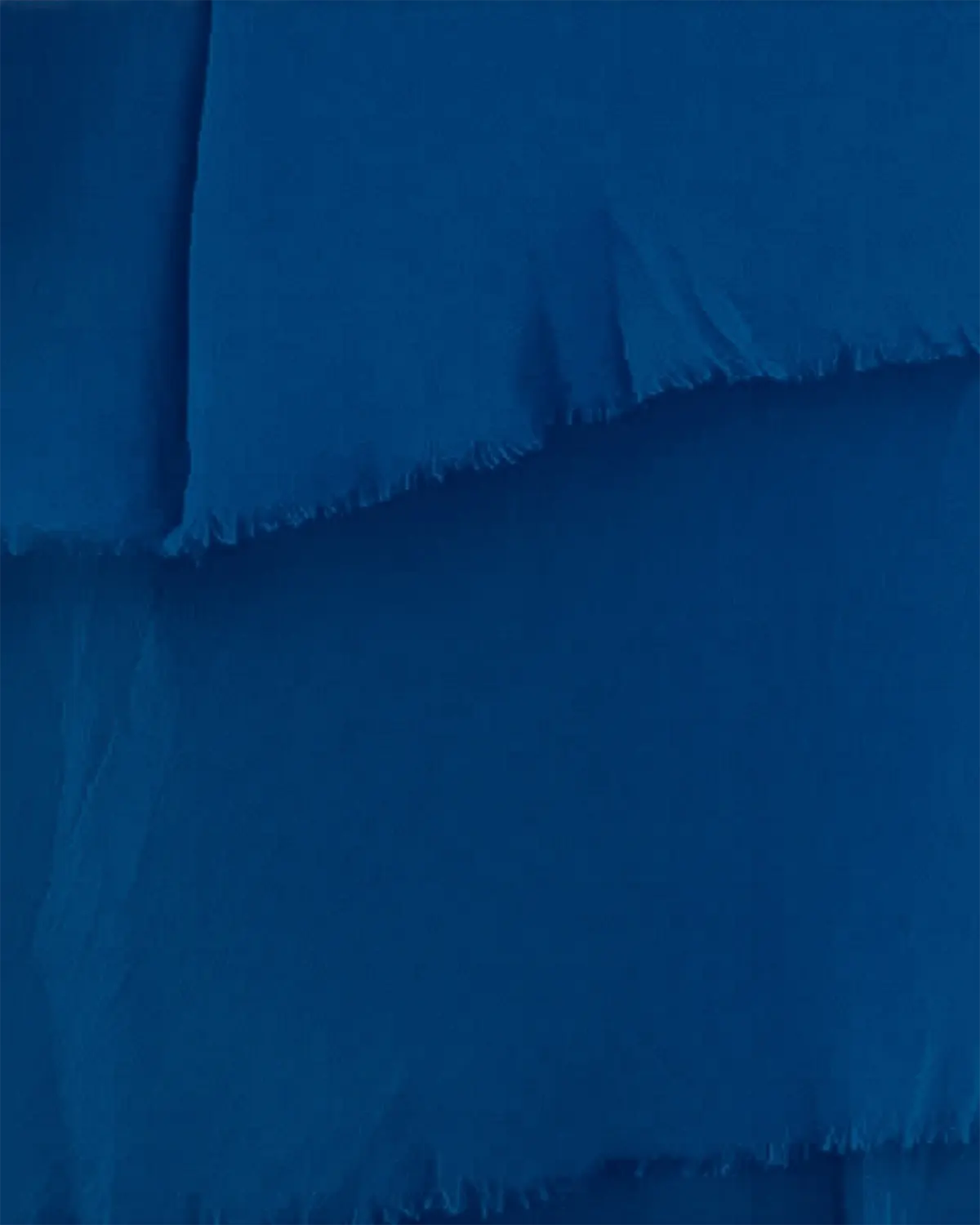 Rochie matase albastru intens cu volane si un overlay elegant [2]