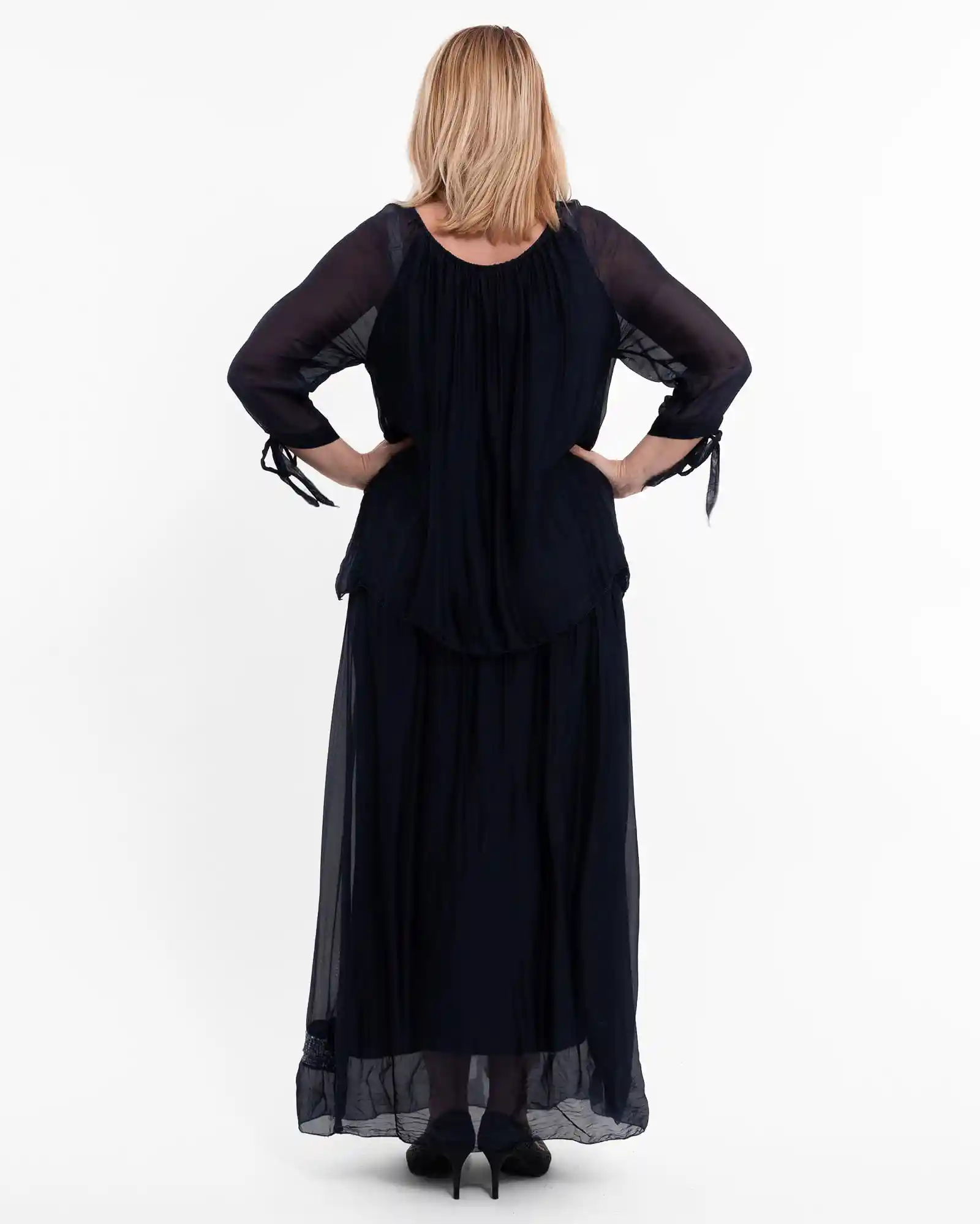 Rochie matase bleumarin din tesatura vaporosa si paiete discrete [3]
