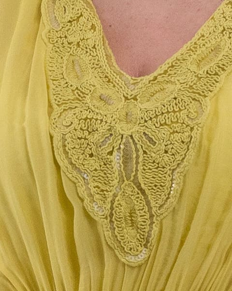 Rochie matase galbena cu detalii decorative [2]