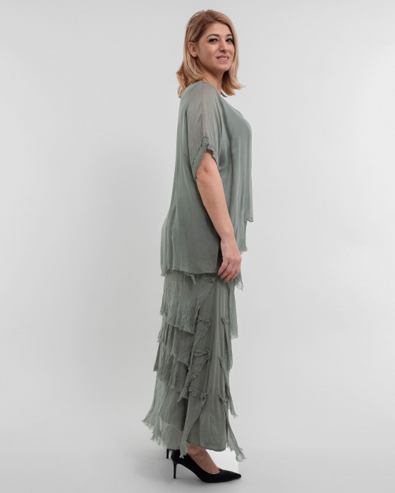 Rochie matase kaki cu volane si un overlay elegant [3]