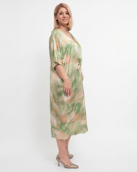 Rochie oversize din vâscoză cu croială întoarsă și umeri căzuți [4]