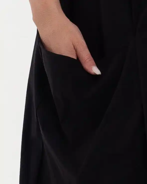 Rochie tip sarafan lung negru din viscoză cu buzunar [4]