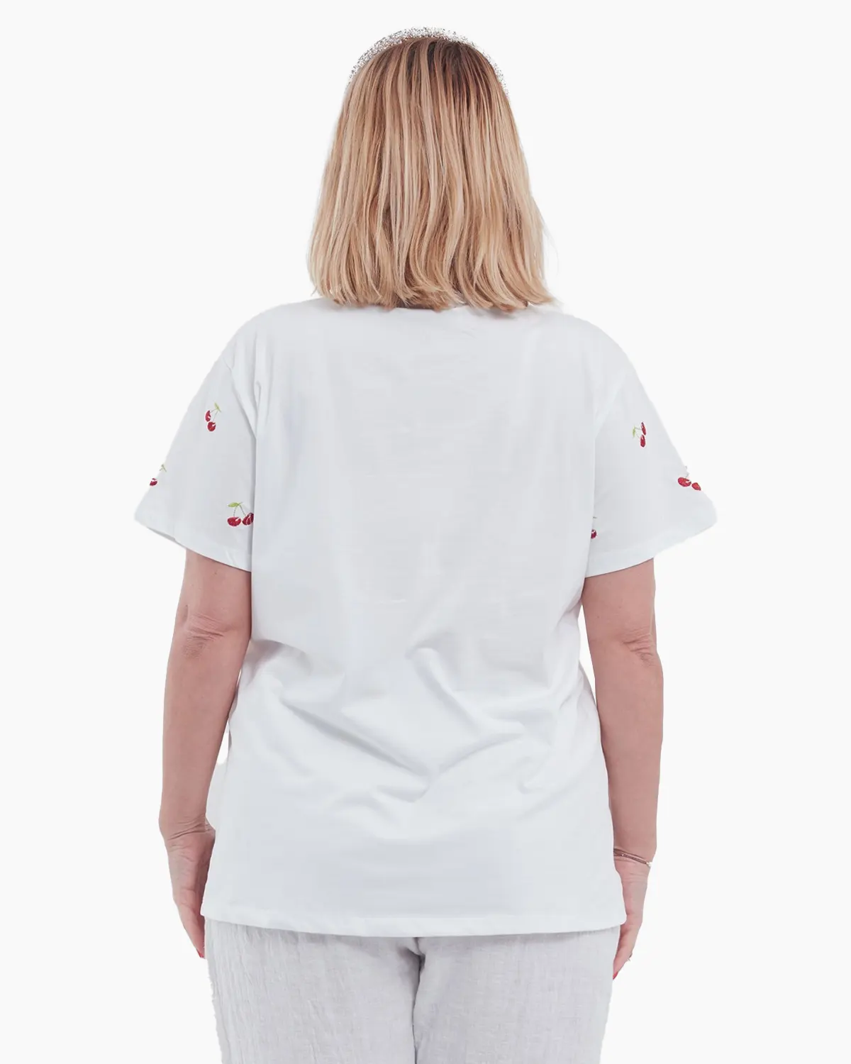 Tricou alb cu imprimeu cireșe, mesaj pozitiv și aplicații strălucitoare [2]
