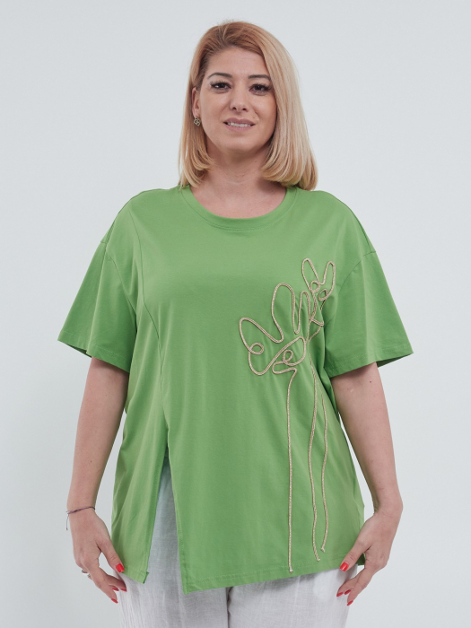 Tricou casual elegant din bumbac talie unica cu aplicatie florala aurie si despicatura frontala subtila vernil [3]