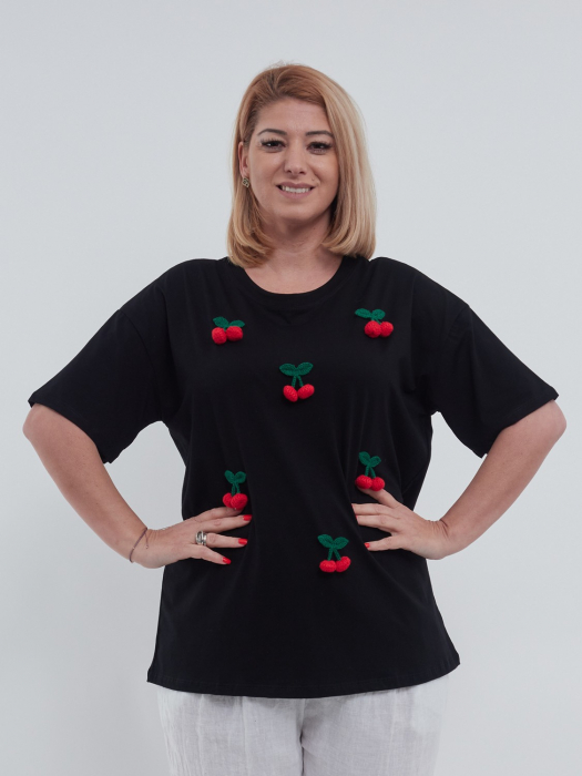 Tricou dama casual cu croiala lejera din bumbac usor elastic si aplicatii chic cirese ideal pentru vara negru [1]