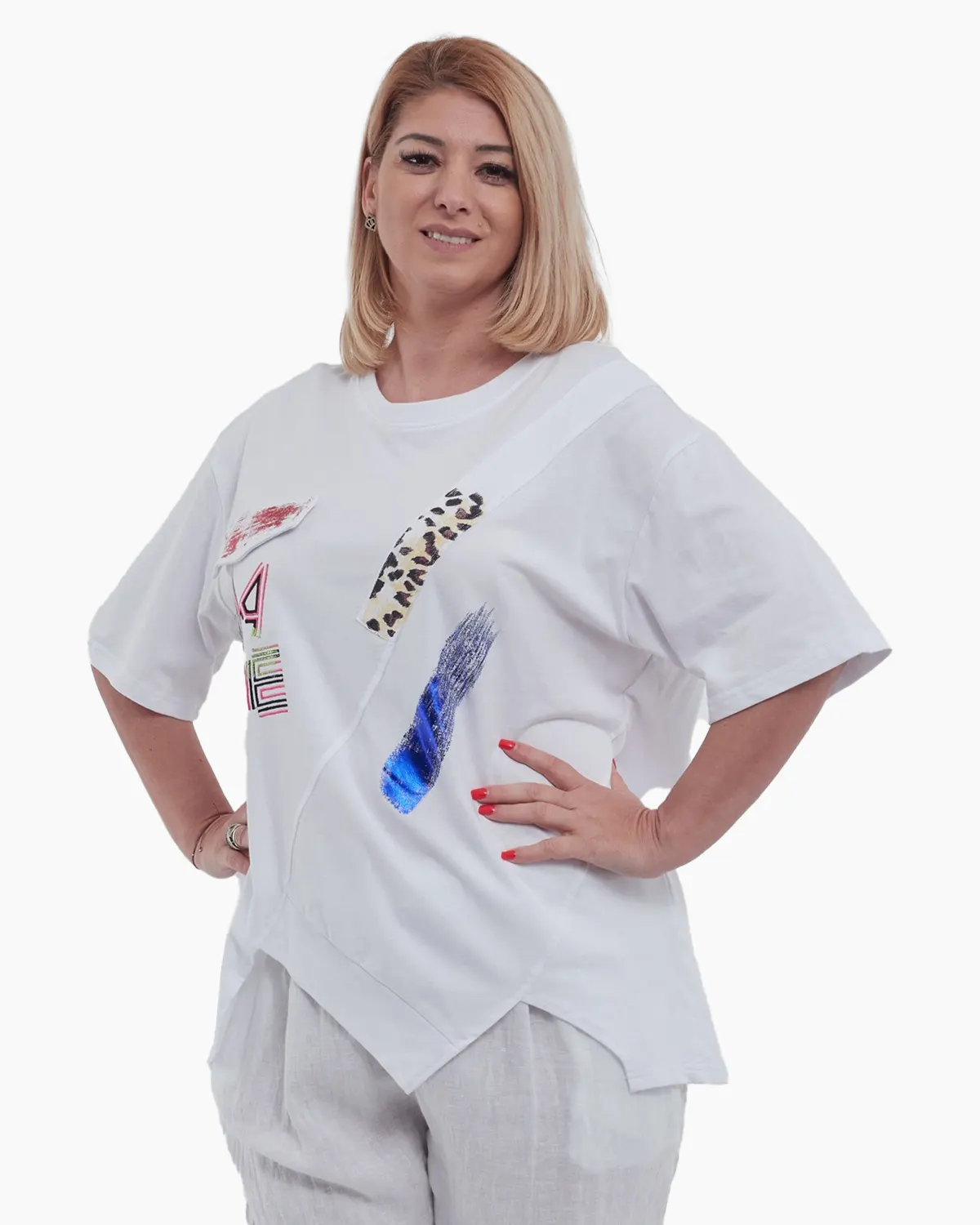 Tricou dama casual din bumbac pur cu imprimeu abstract design modern in colturi si umeri cazuti croi lejer talie unica alb [2]