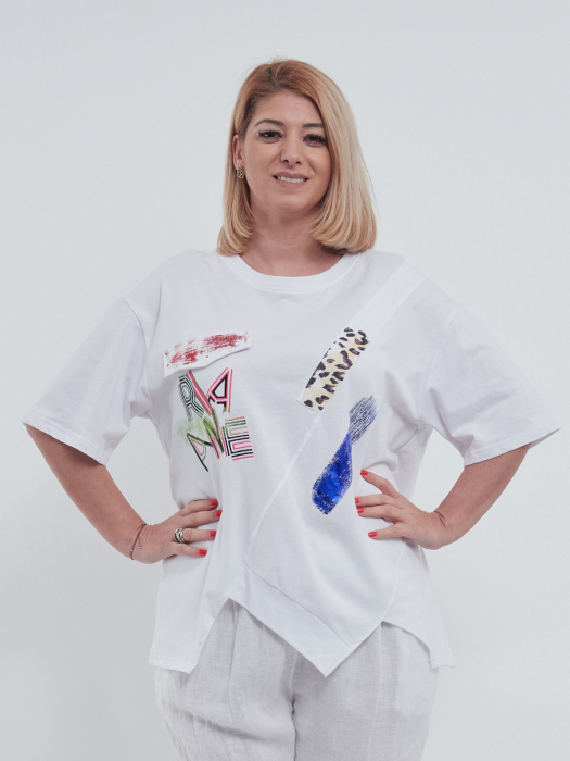 Tricou dama casual din bumbac pur cu imprimeu abstract design modern in colturi si umeri cazuti croi lejer talie unica alb [4]