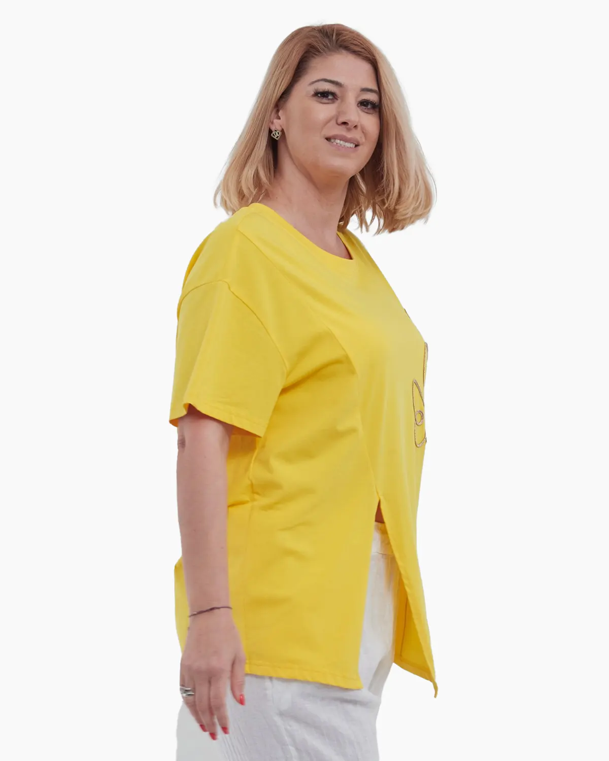 Tricou elegant din bumbac premium cu detaliu floral auriu aplicat si slit frontal subtil croiala lejera casual vernil [3]