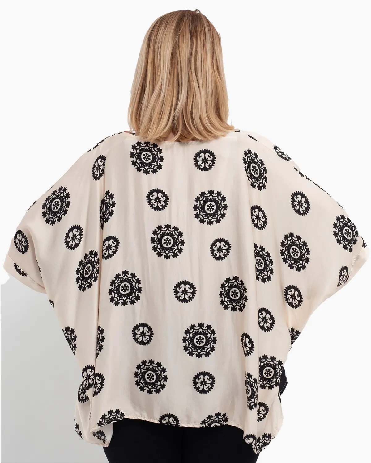 Bluză de damă oversize din satin crem cu umeri căzuți și design asimetric [1]