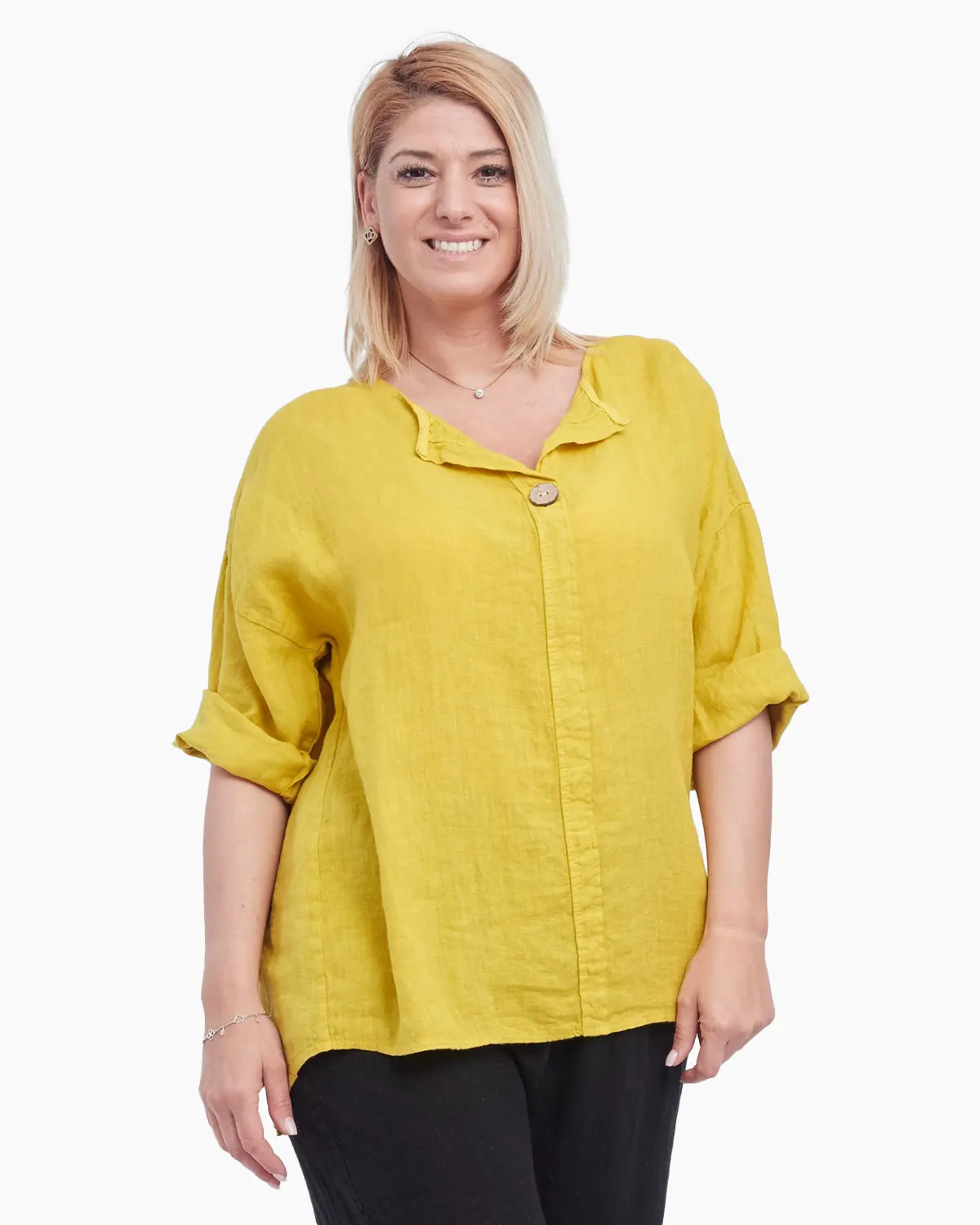 Bluze din In - Bluza din in, croi drept, accesorizata cu nasture de efect la decolteu, galbena