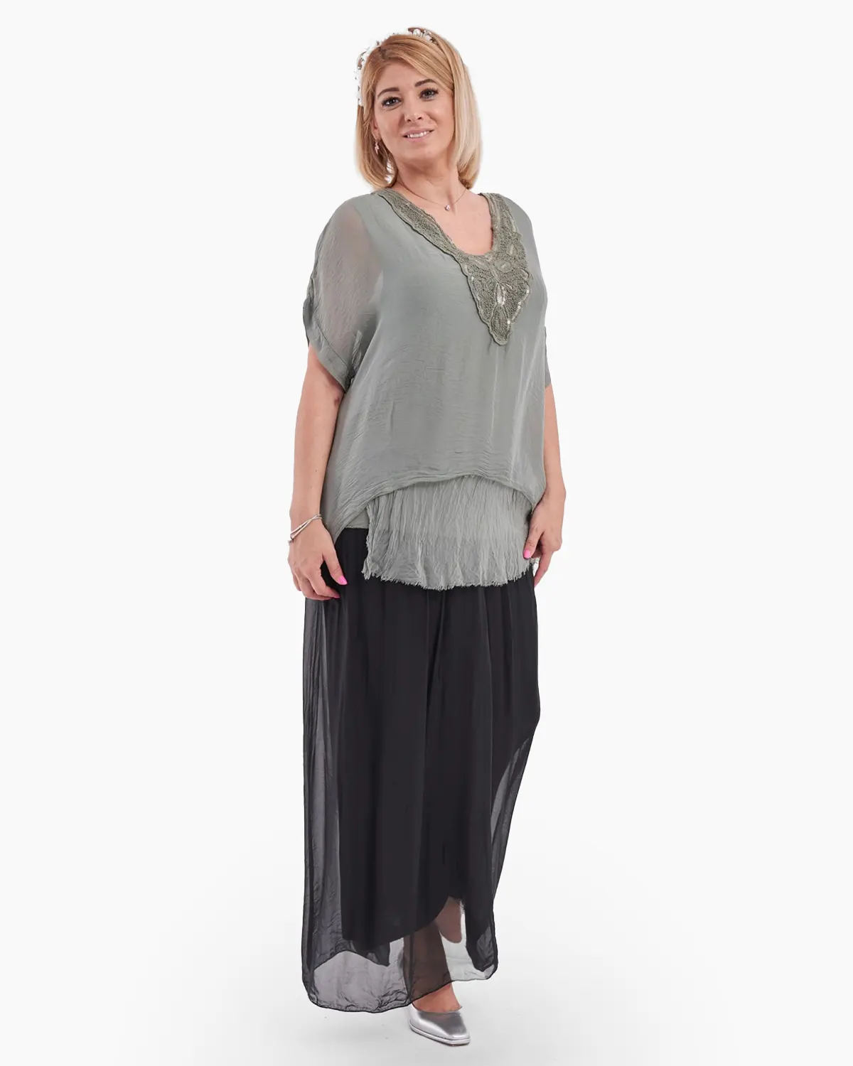 Mărimi mari - Bluza din matase cu broderie si paiete la decolteu, de culoare kaki
