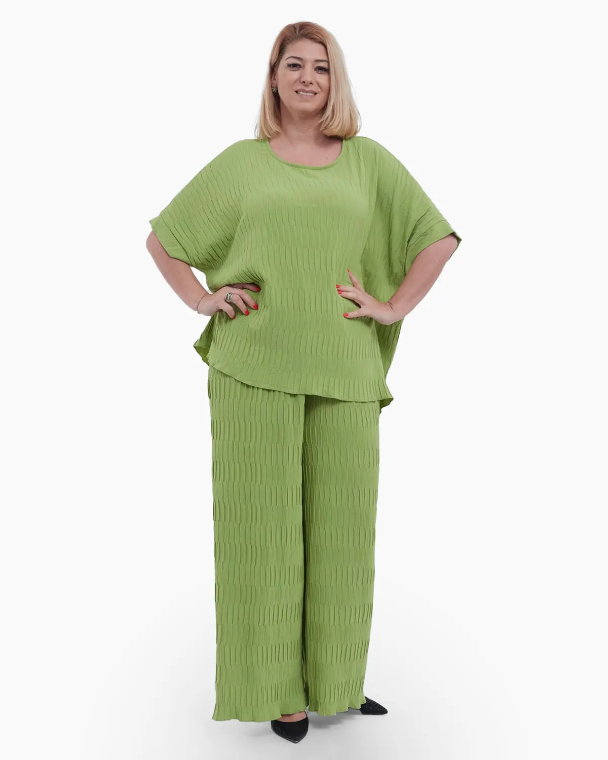 Bluza eleganta casual cu umeri cazuti croiala lejera si maneci scurte ideala pentru un look modern relaxat talie unica vernil [3]